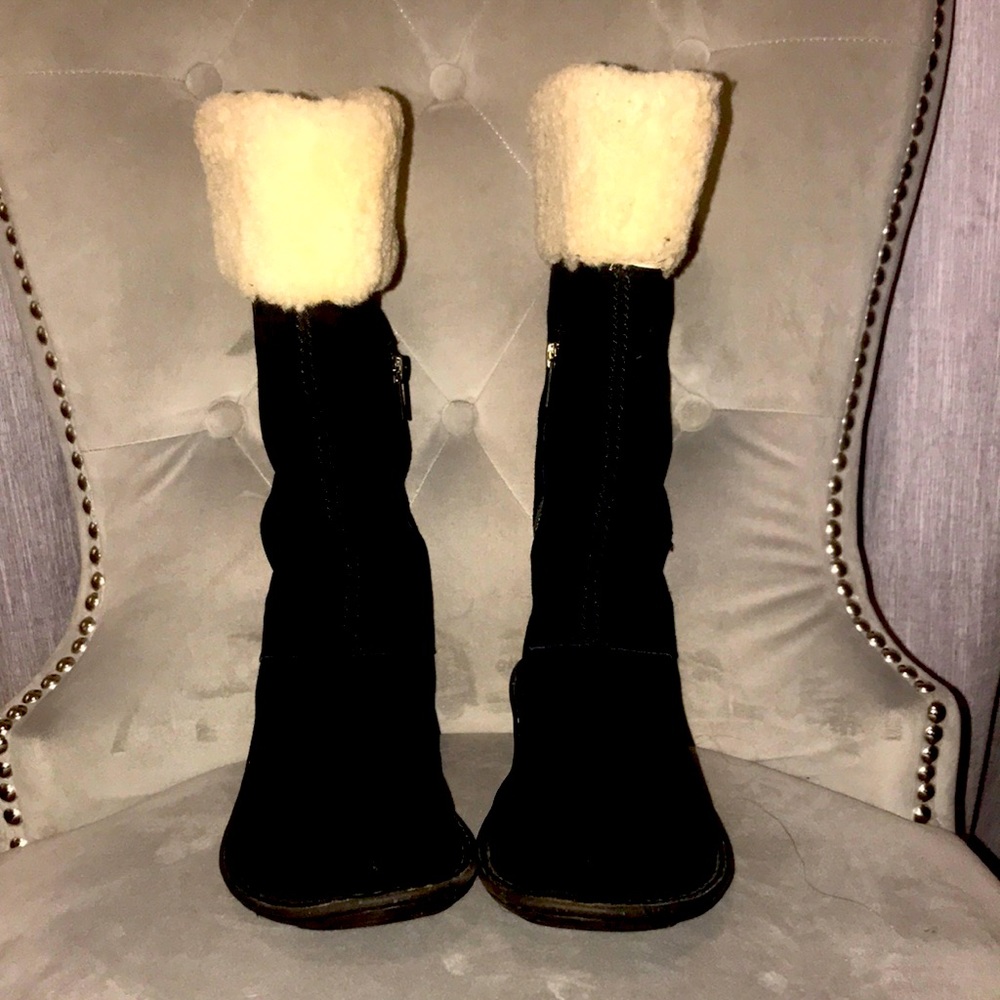 UGGS